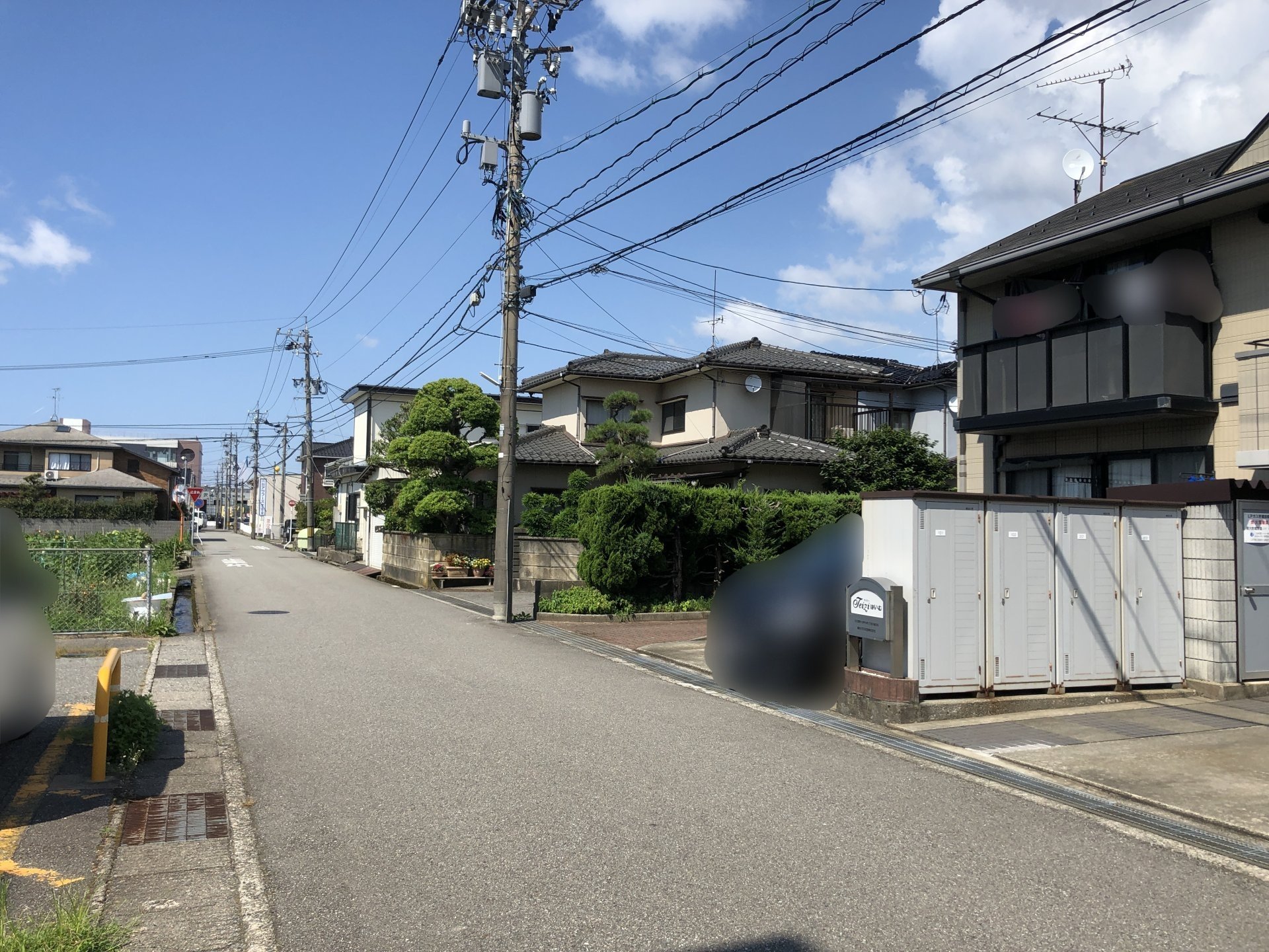 前面道路含む外観