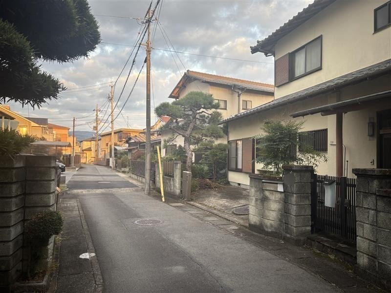 前面道路含む外観