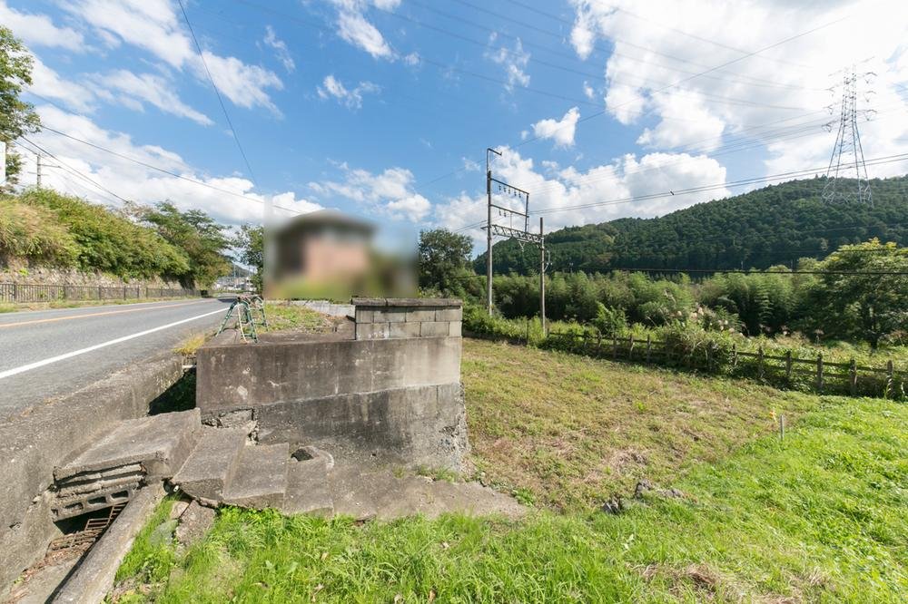 前面道路含む外観