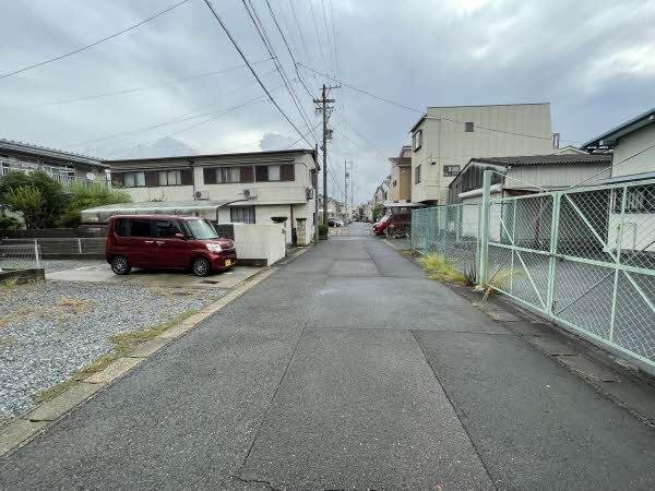 前面道路含む外観