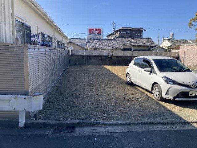 前面道路含む外観