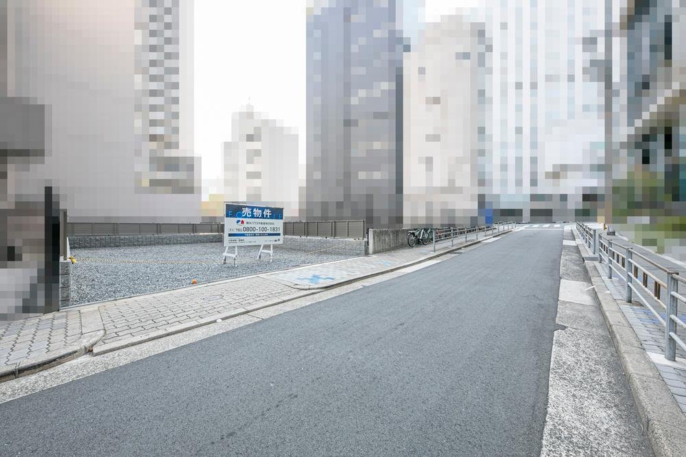 前面道路含む外観