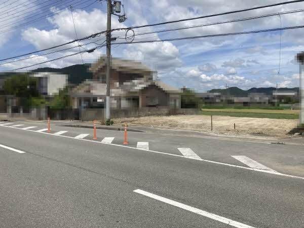 前面道路含む外観