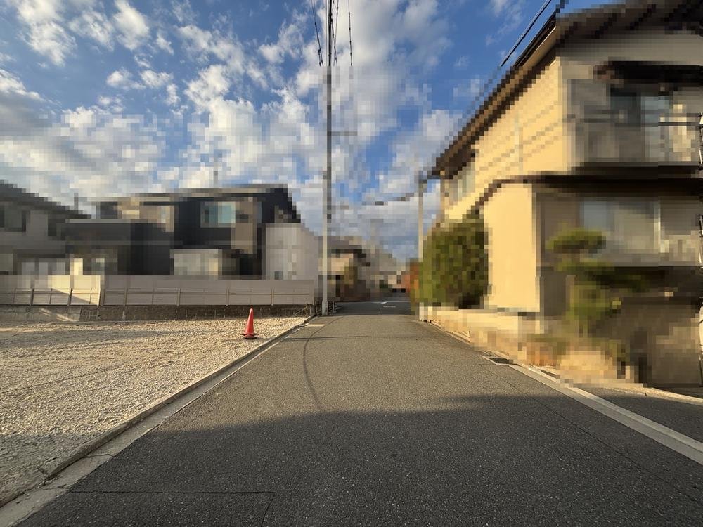 前面道路含む外観