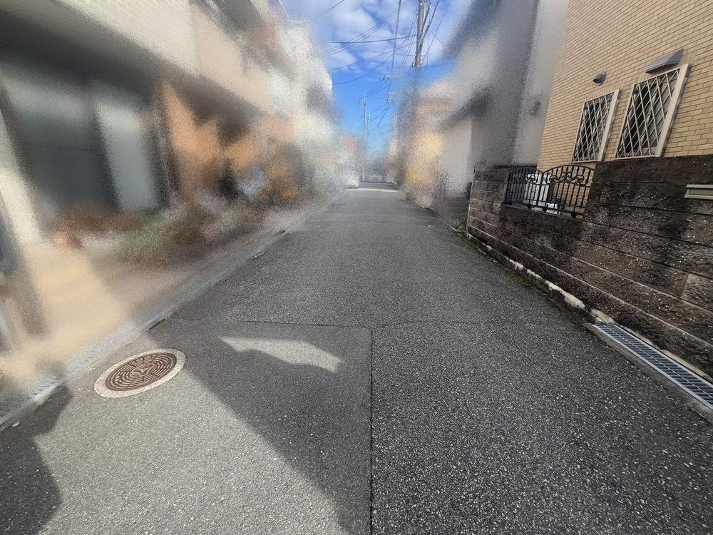 前面道路含む外観