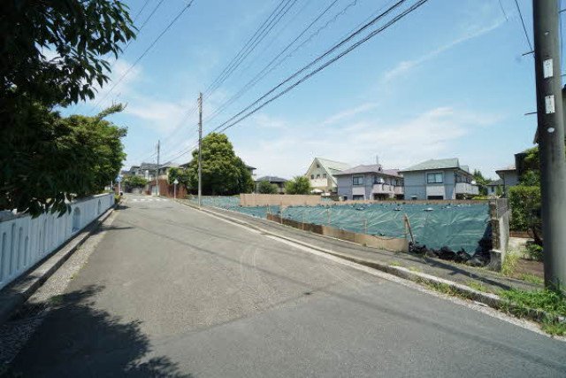 前面道路含む外観