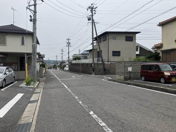 前面道路含む外観