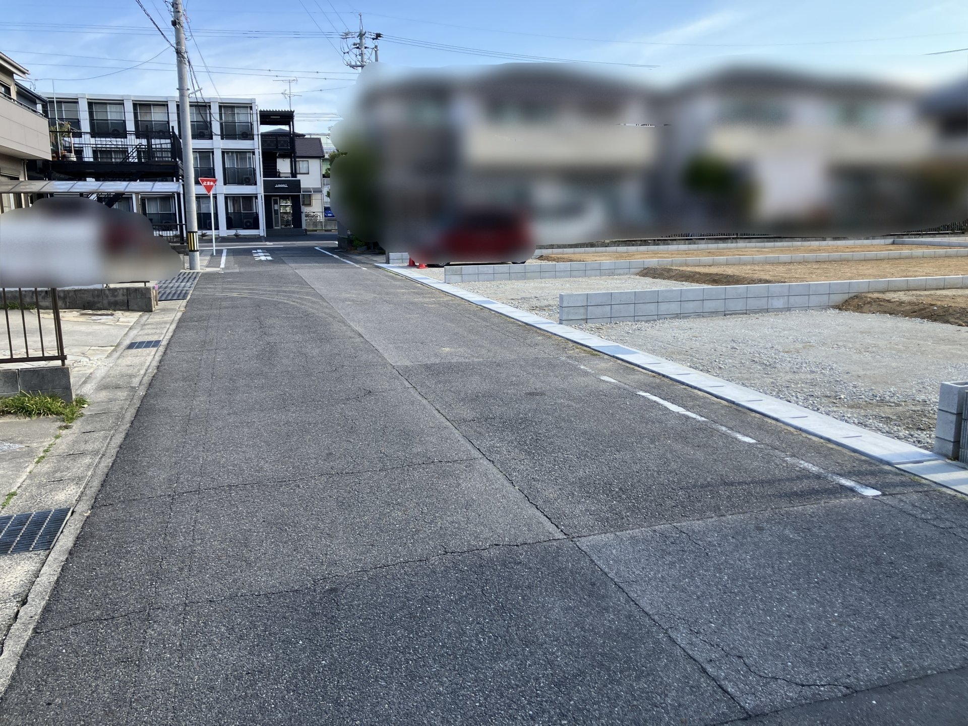 前面道路含む外観