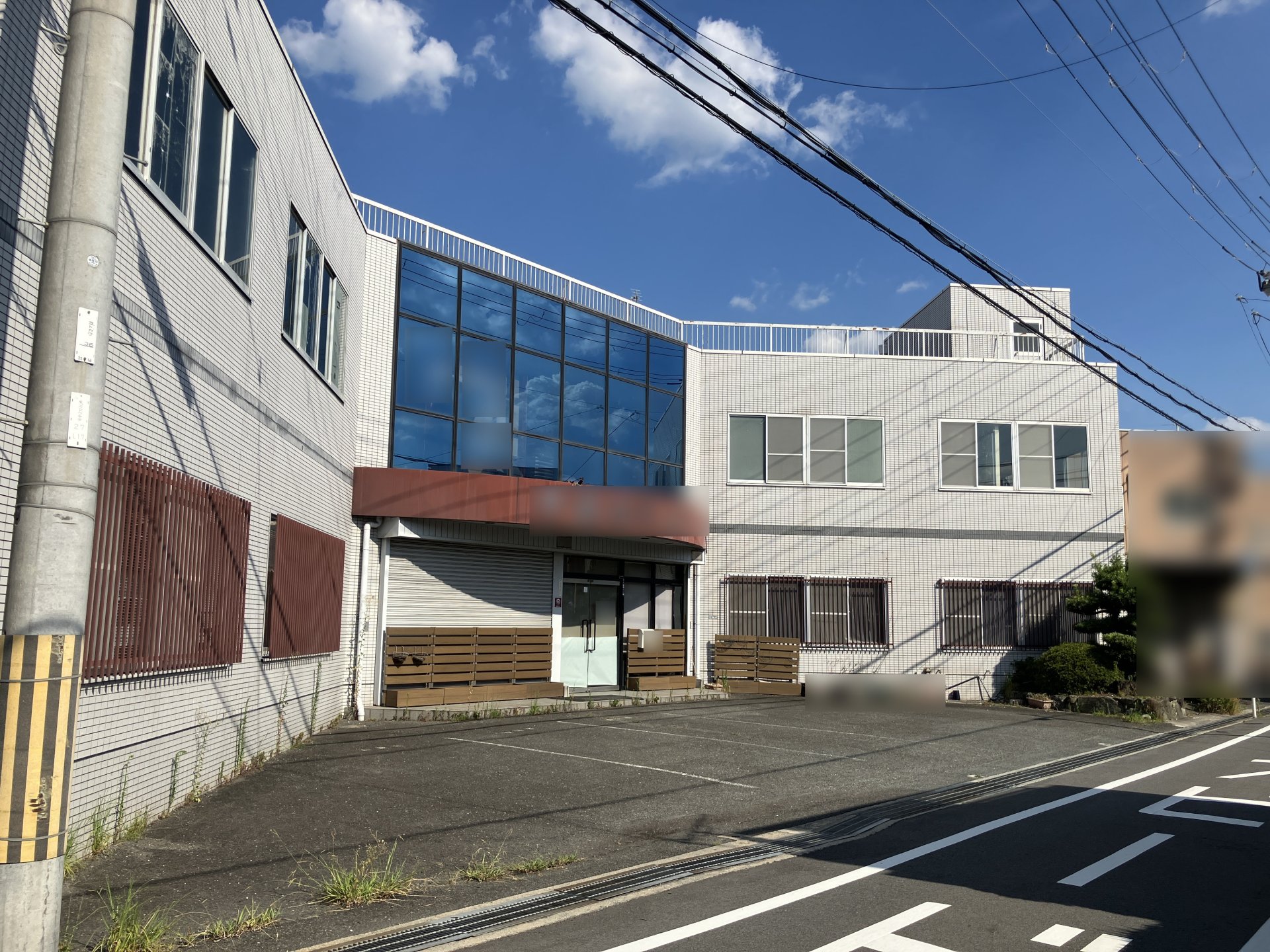 前面道路含む外観