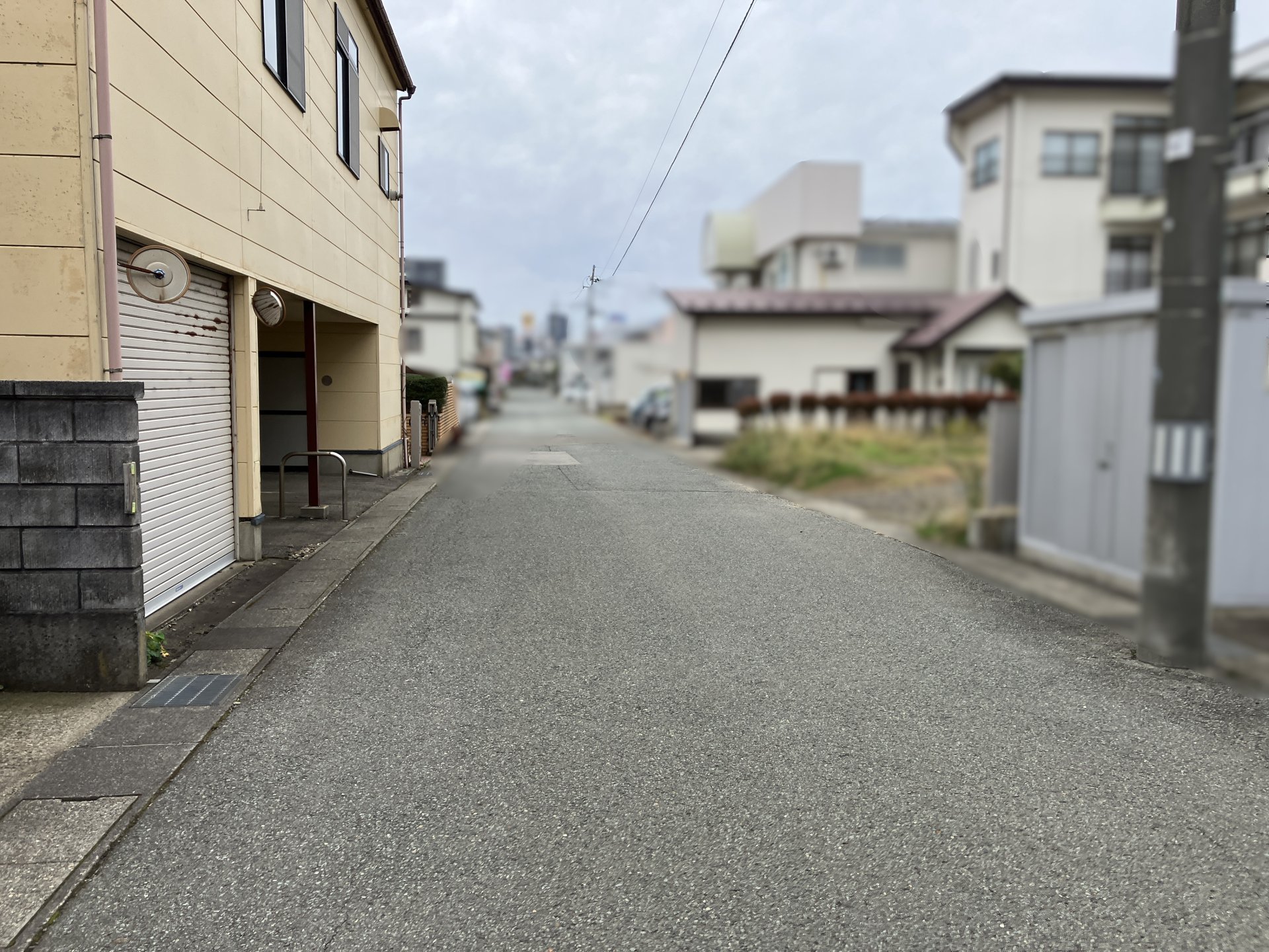 前面道路含む外観