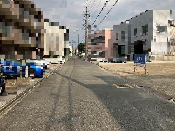 前面道路含む外観