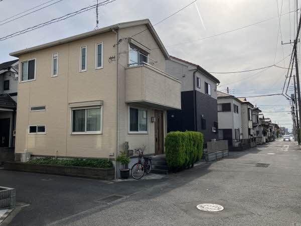 前面道路含む外観