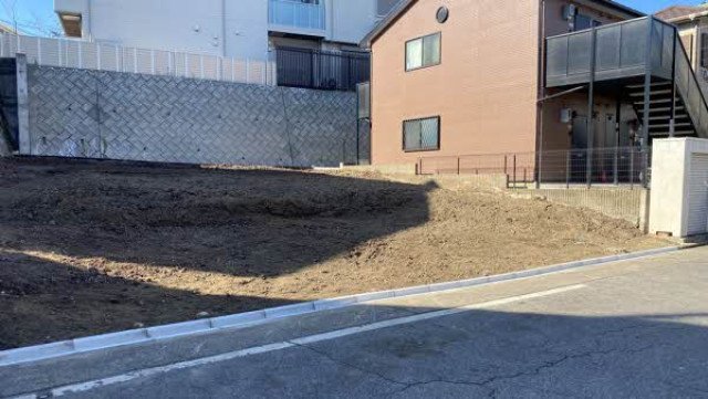 前面道路含む外観