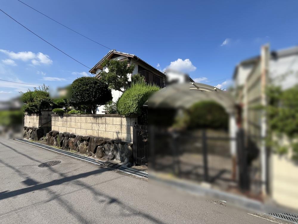 前面道路含む外観