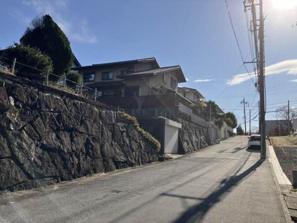 前面道路含む外観