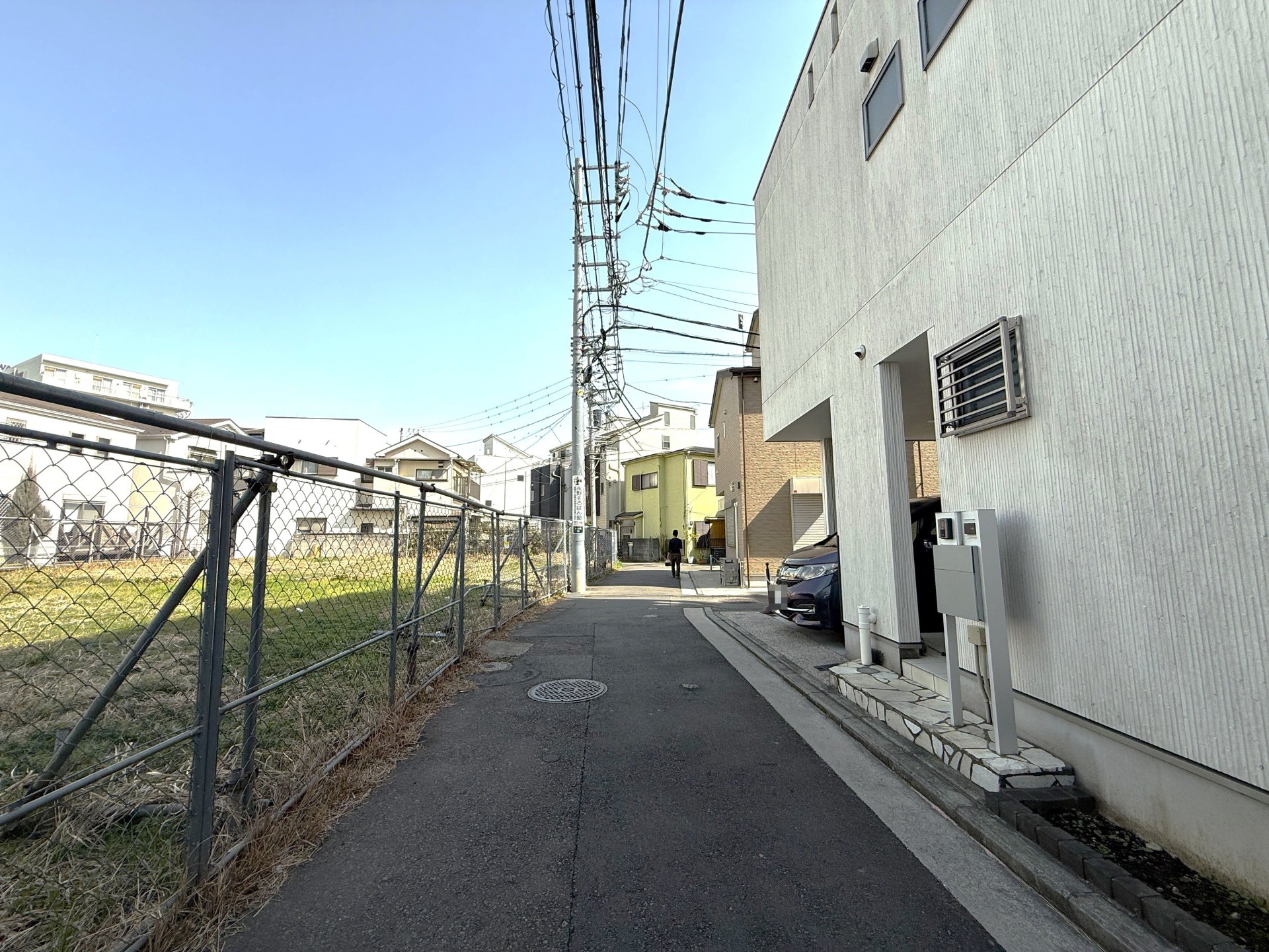 前面道路含む外観