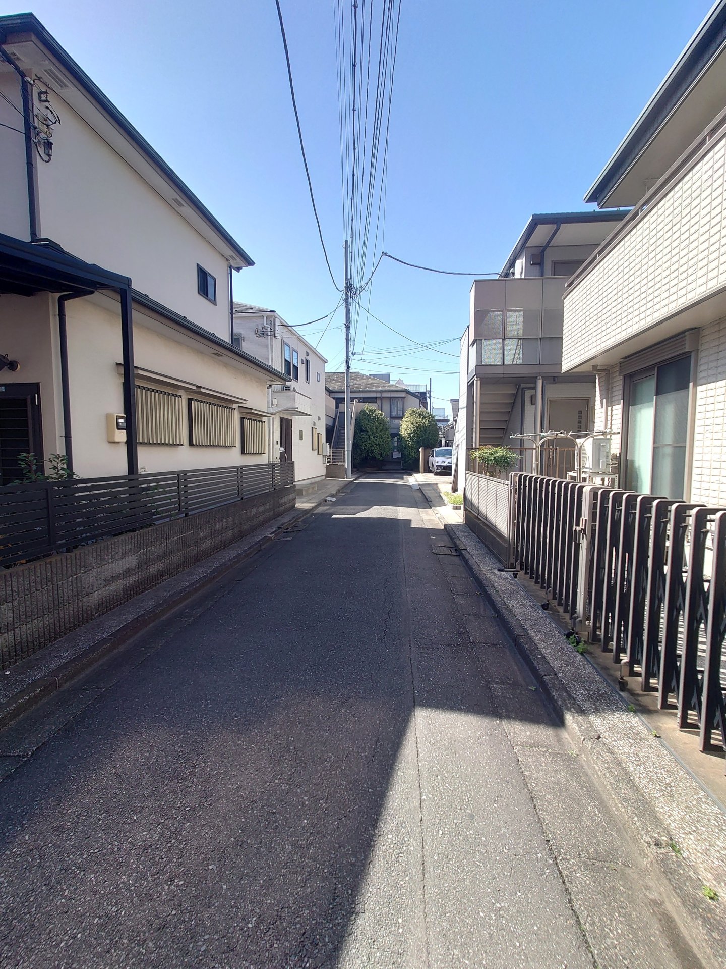 前面道路含む外観