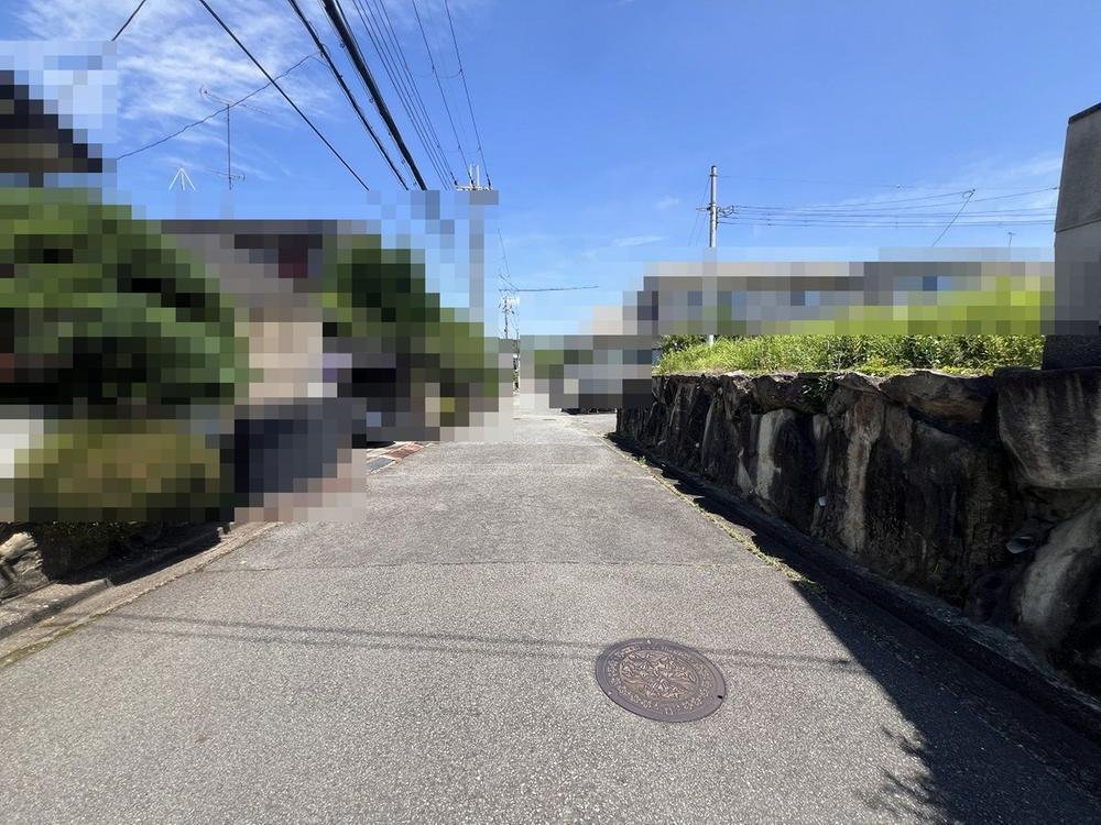 前面道路含む外観