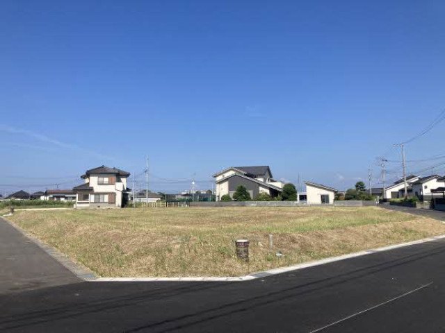 前面道路含む外観