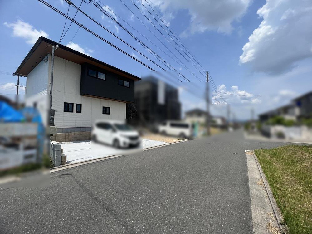 前面道路含む外観