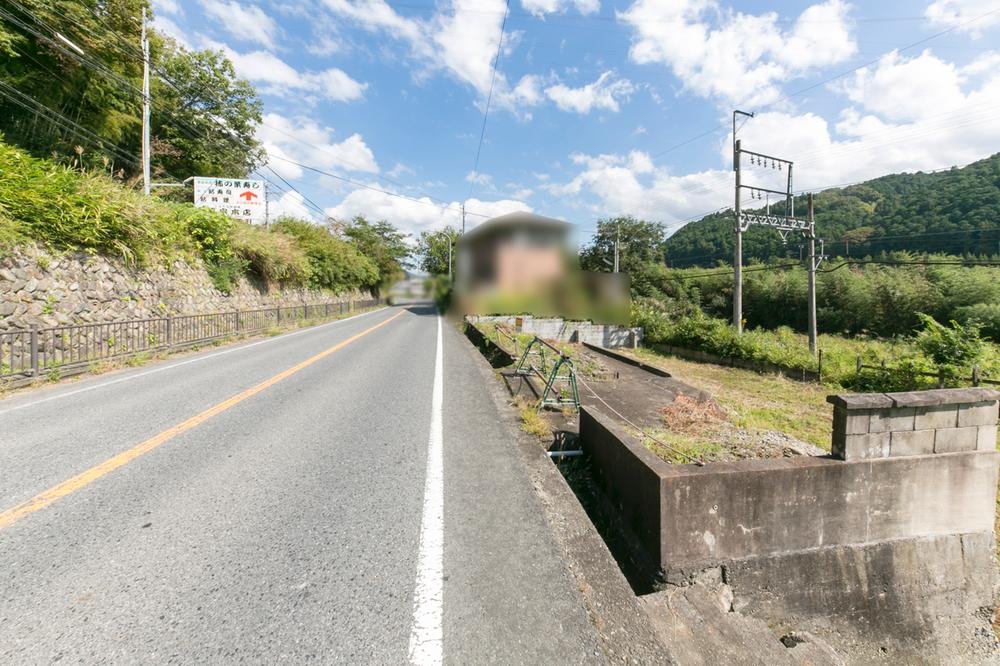 前面道路含む外観