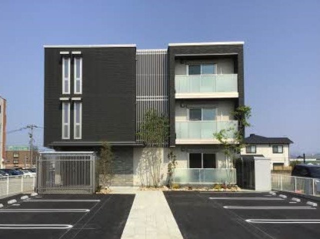 前面道路含む外観