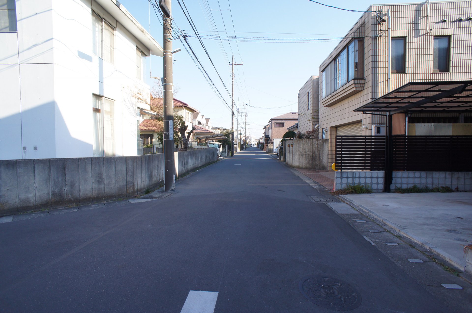 前面道路含む外観