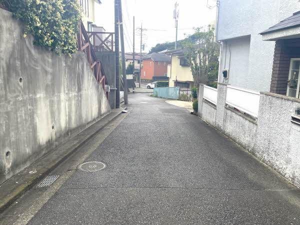 前面道路含む外観