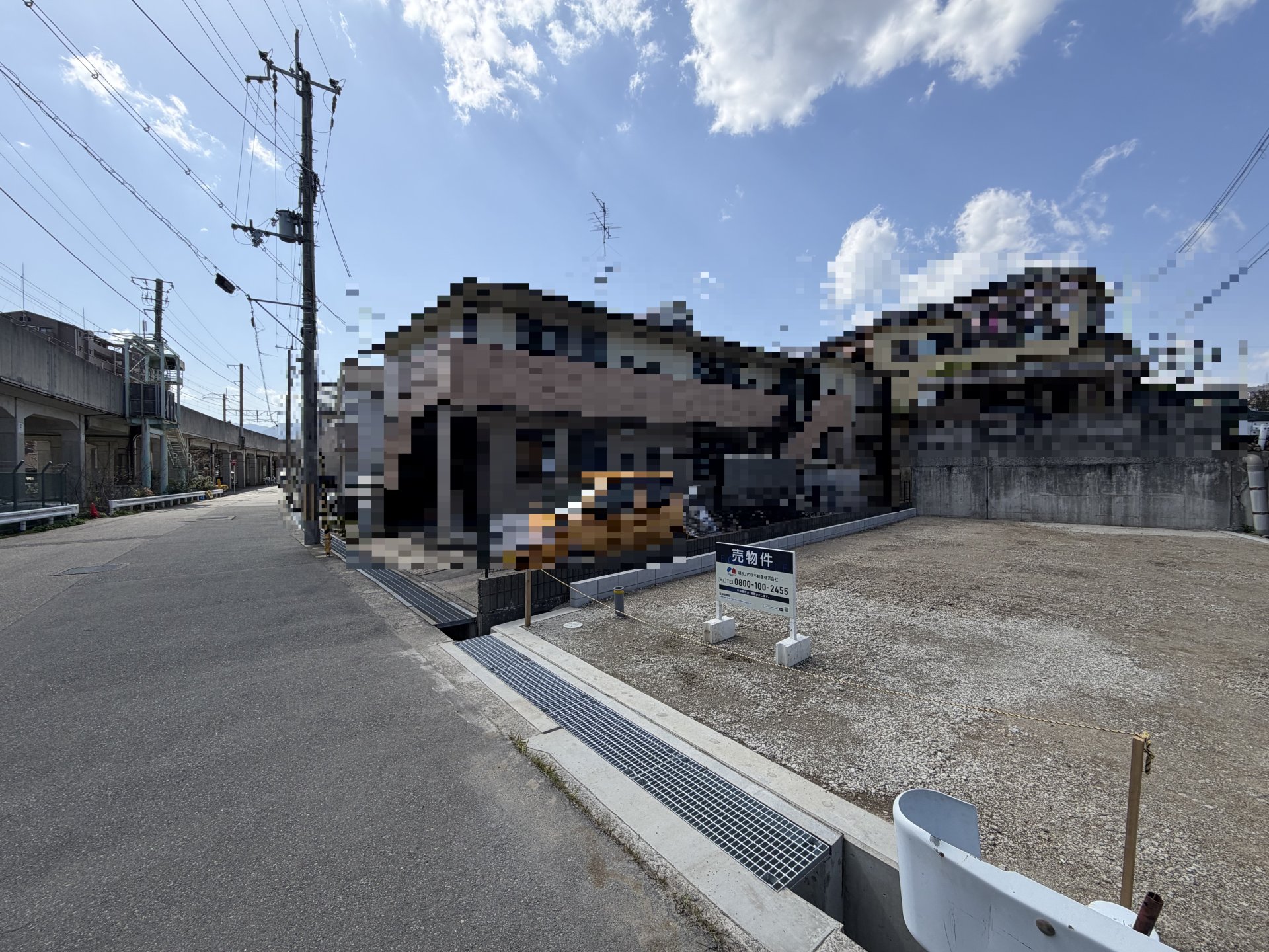 前面道路含む外観