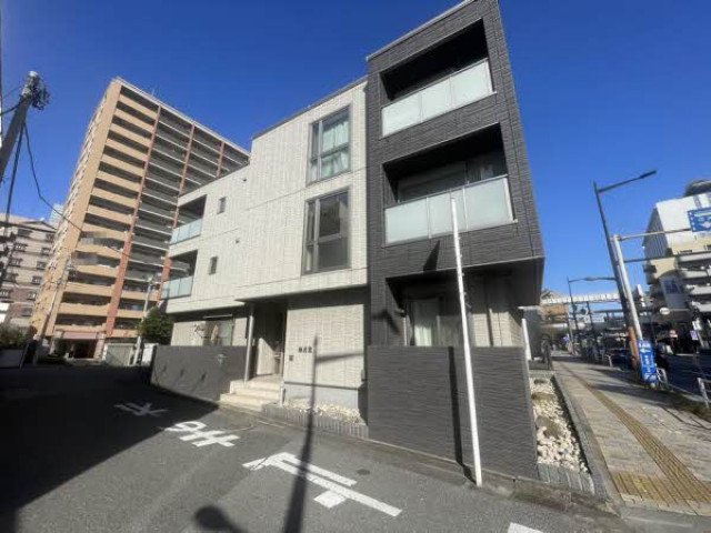 前面道路含む外観