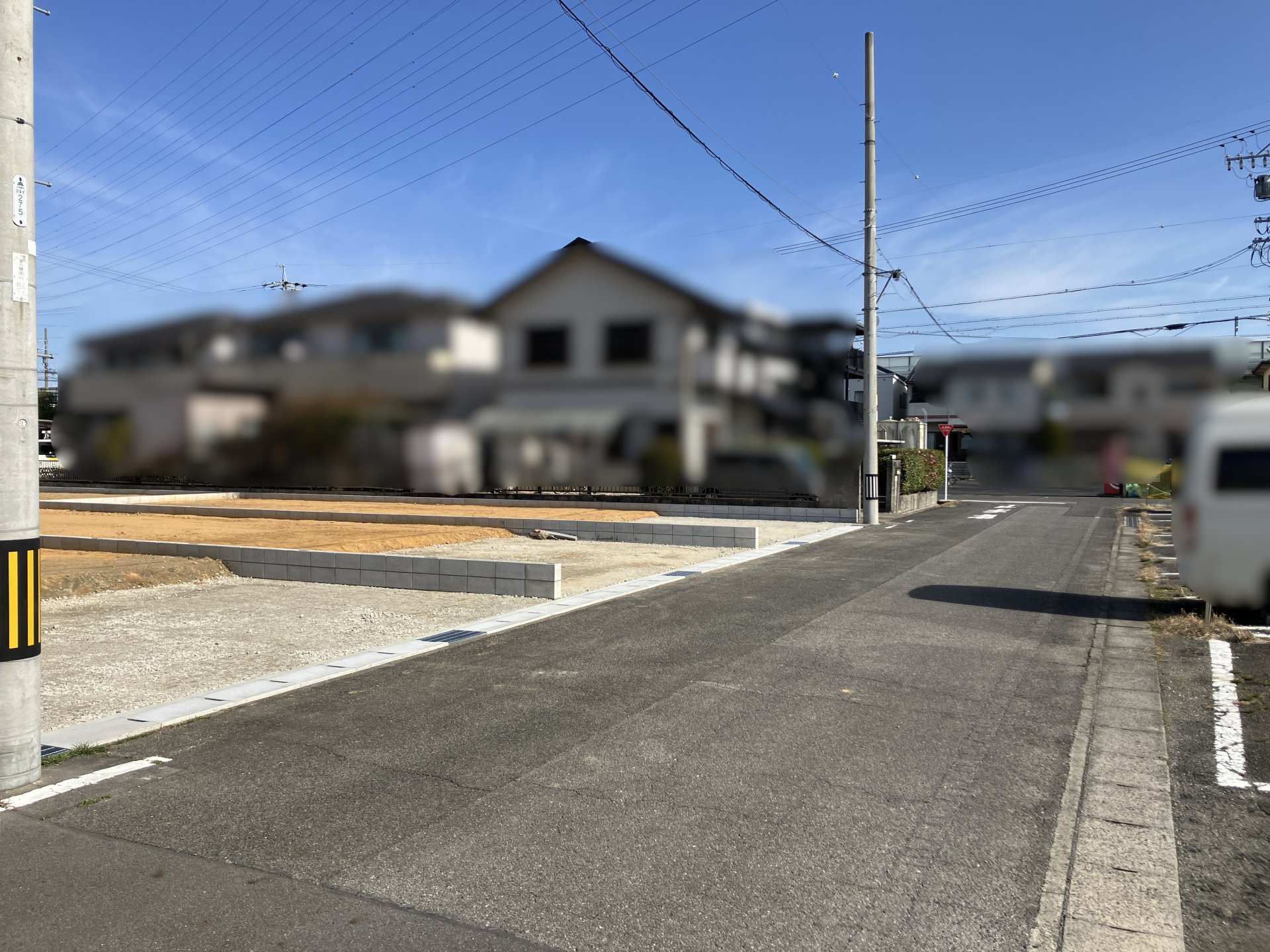 前面道路含む外観