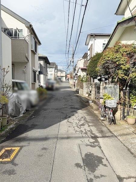 前面道路含む外観