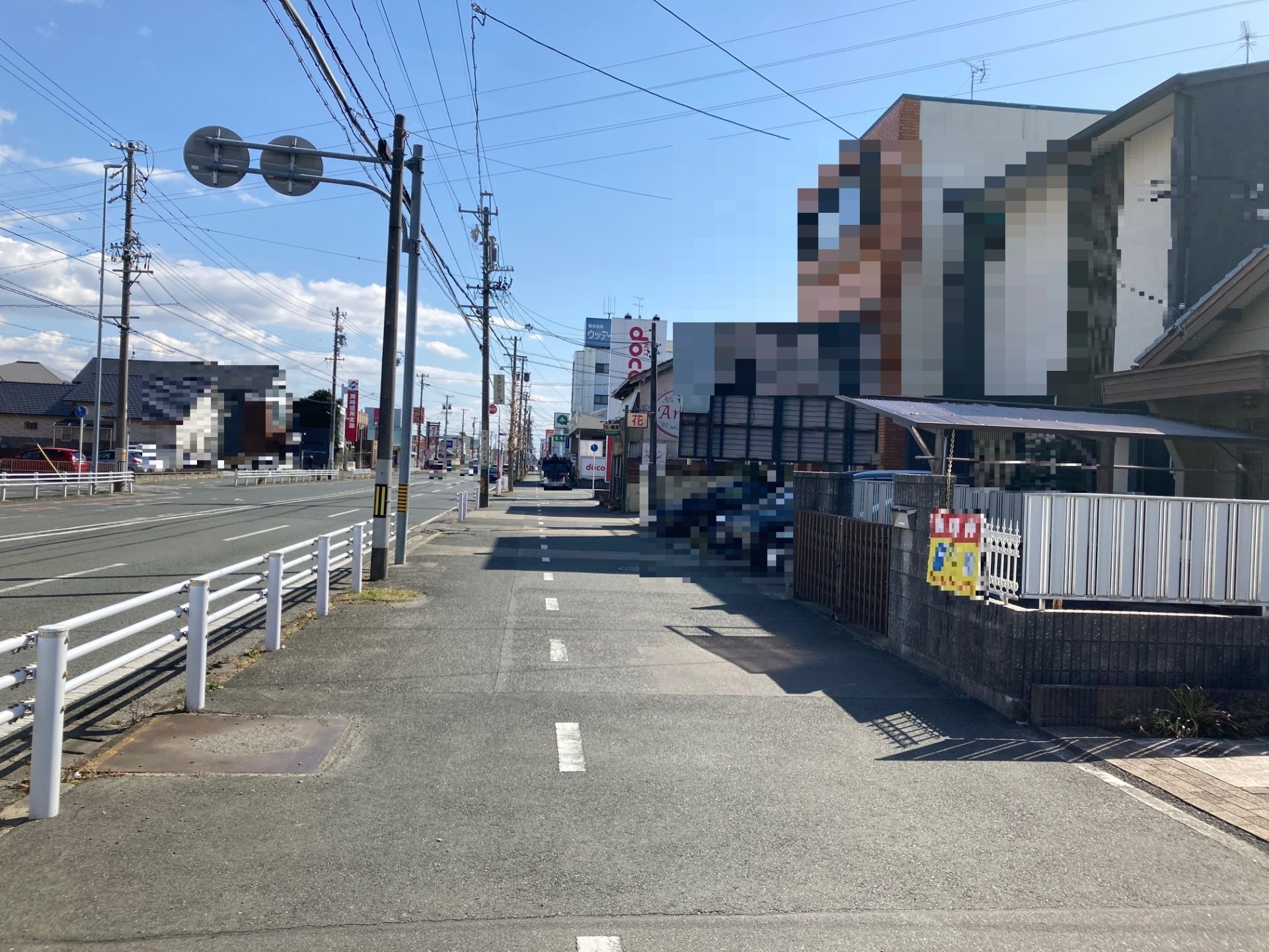 前面道路含む外観