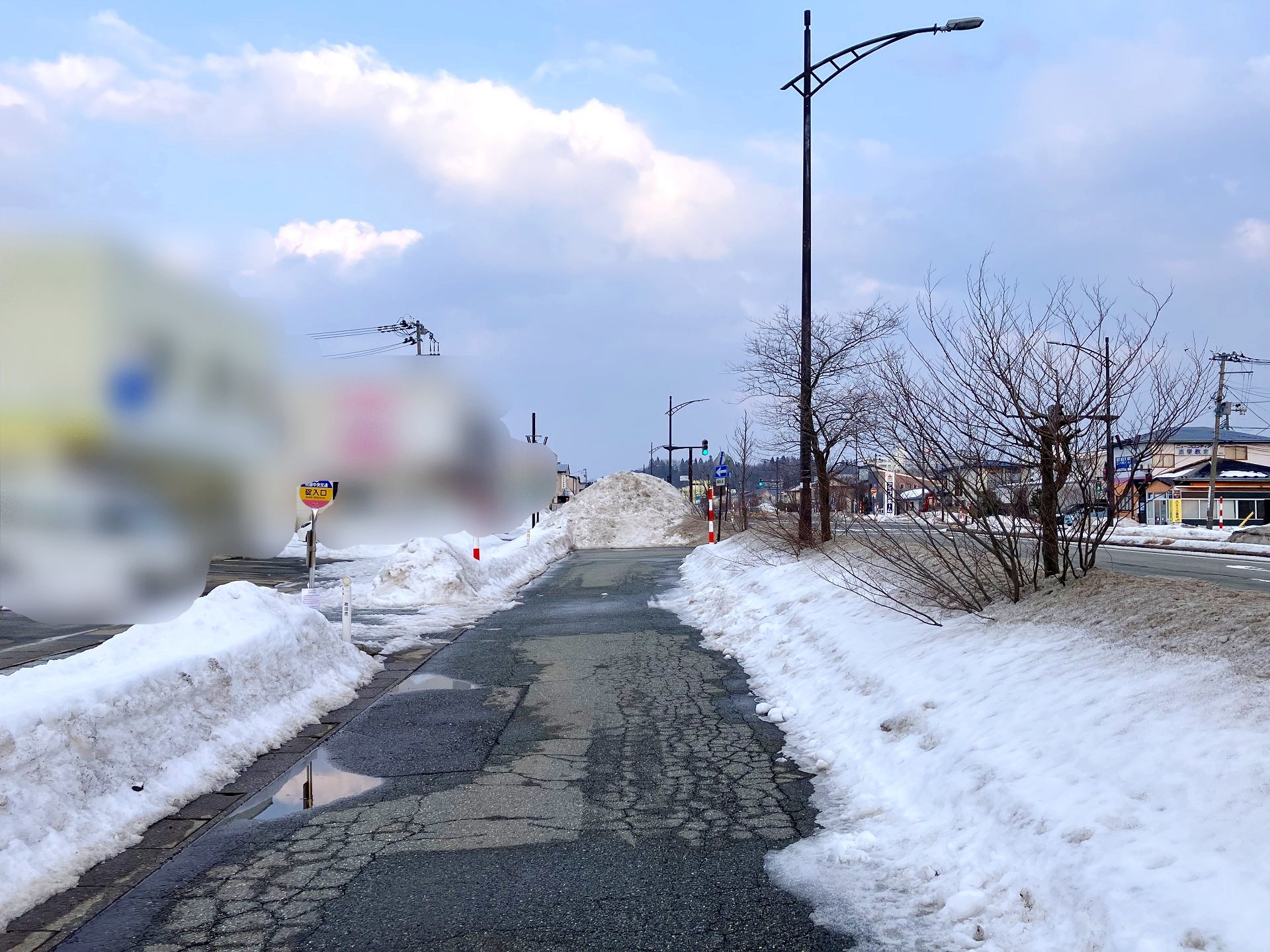 前面道路含む外観