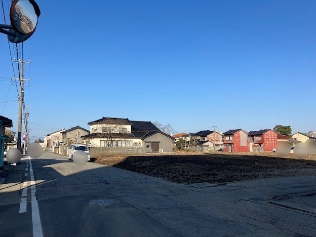 前面道路含む外観