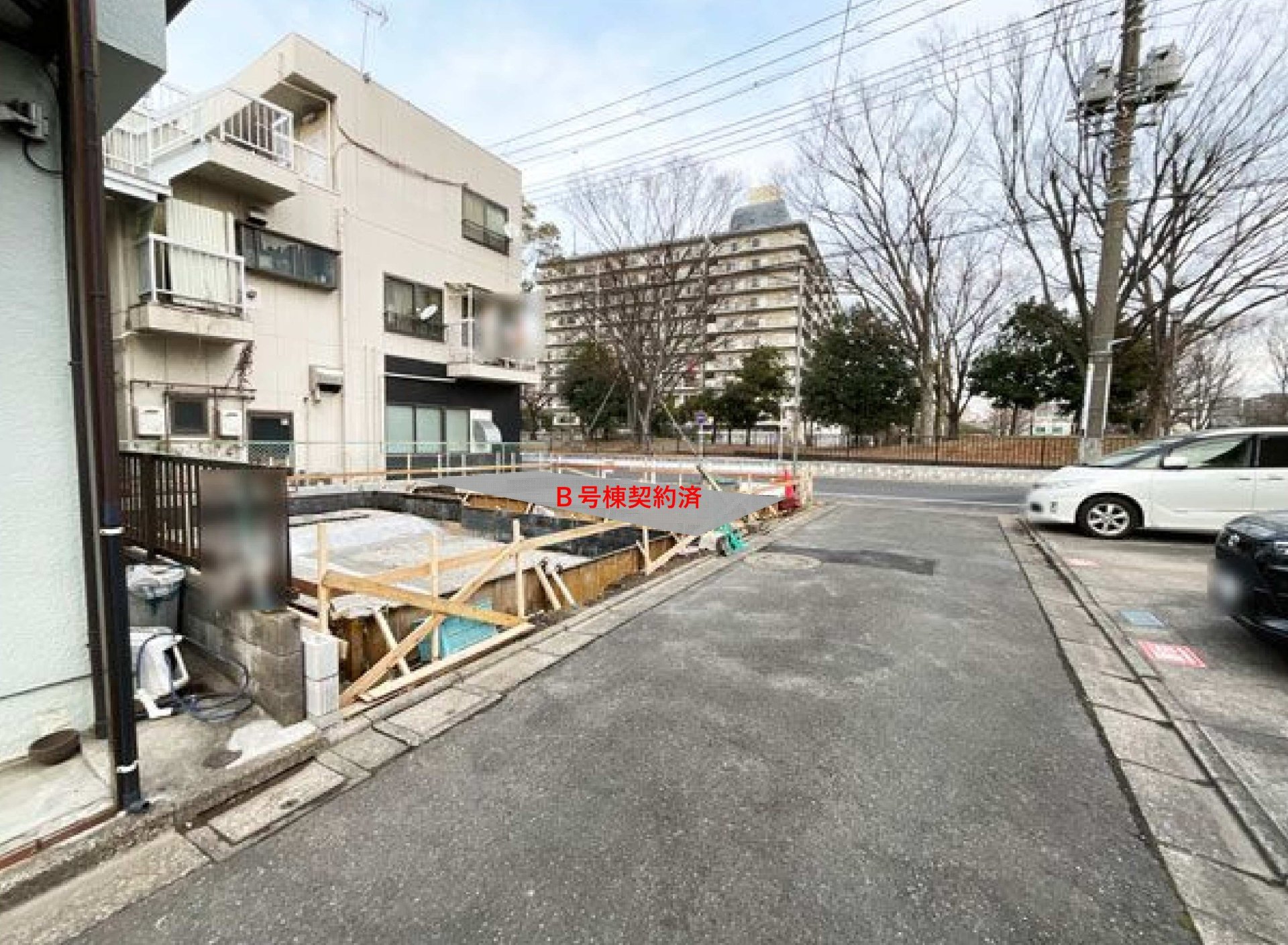 前面道路含む外観