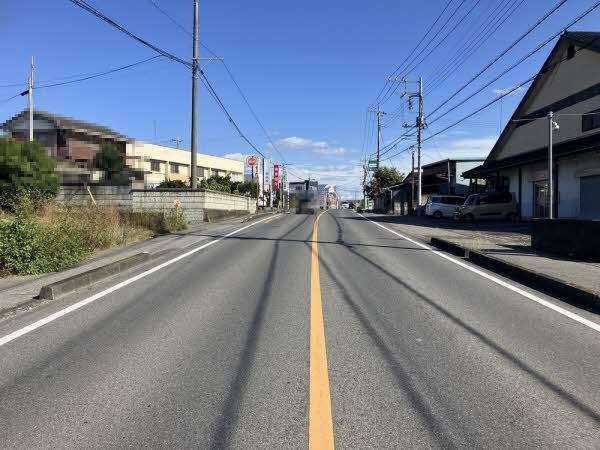 前面道路含む外観