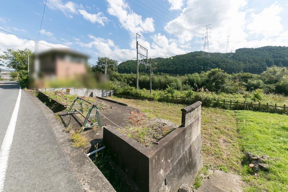 前面道路含む外観