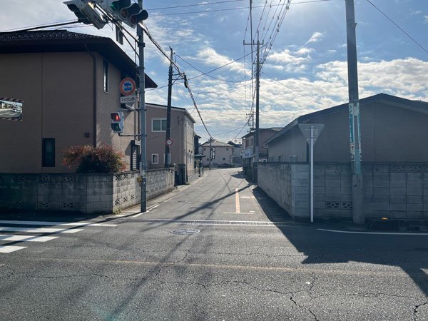 前面道路含む外観