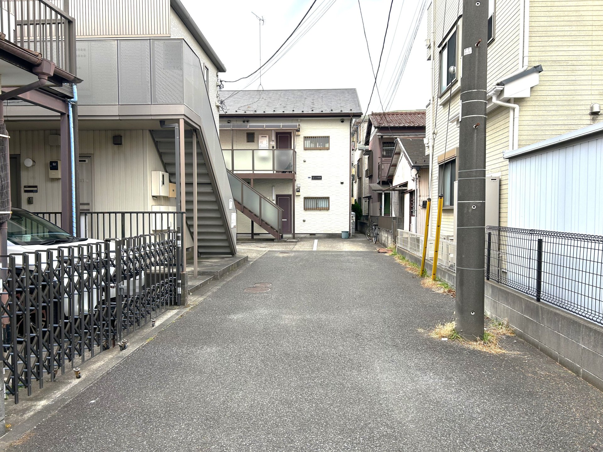 前面道路含む外観