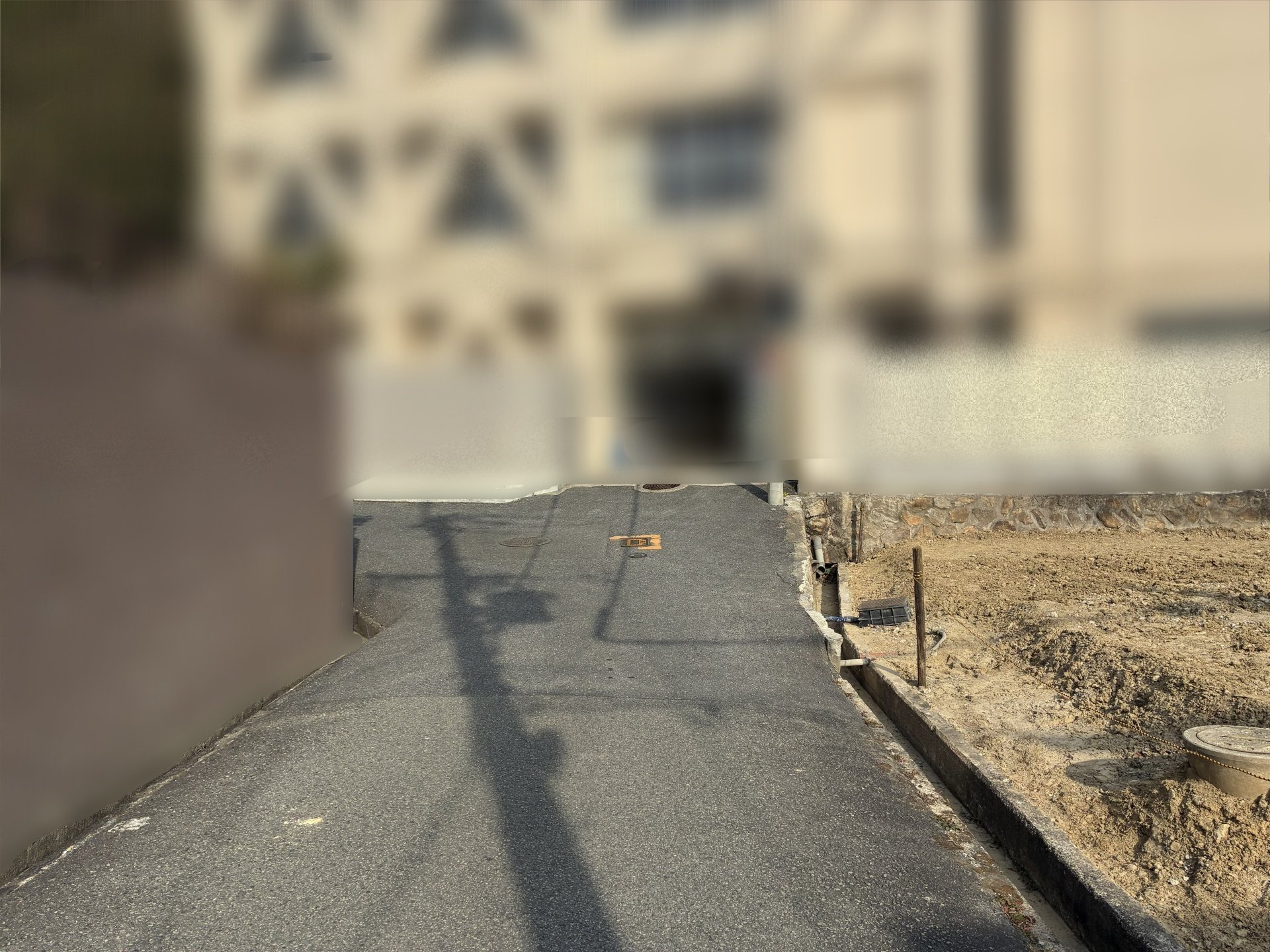 前面道路含む外観