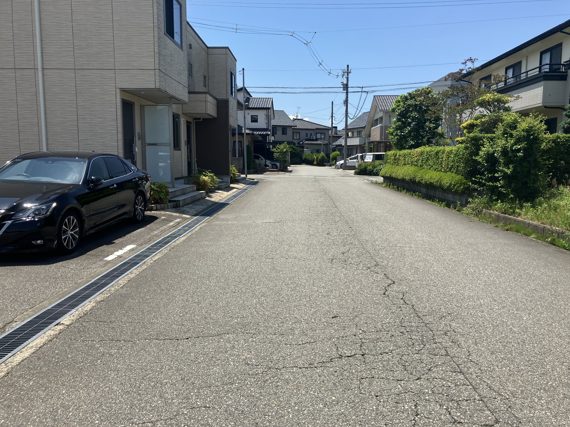前面道路含む外観