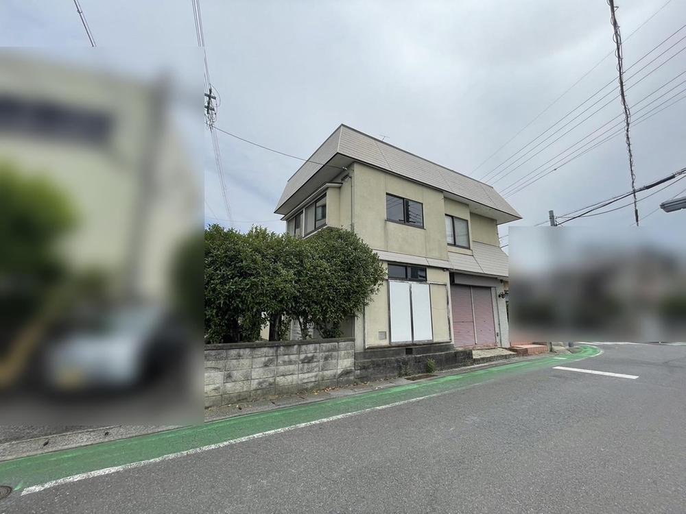 前面道路含む外観