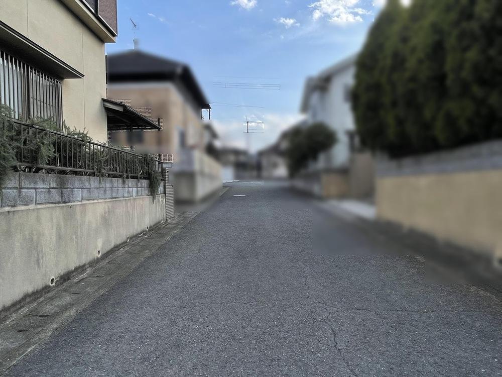 前面道路含む外観