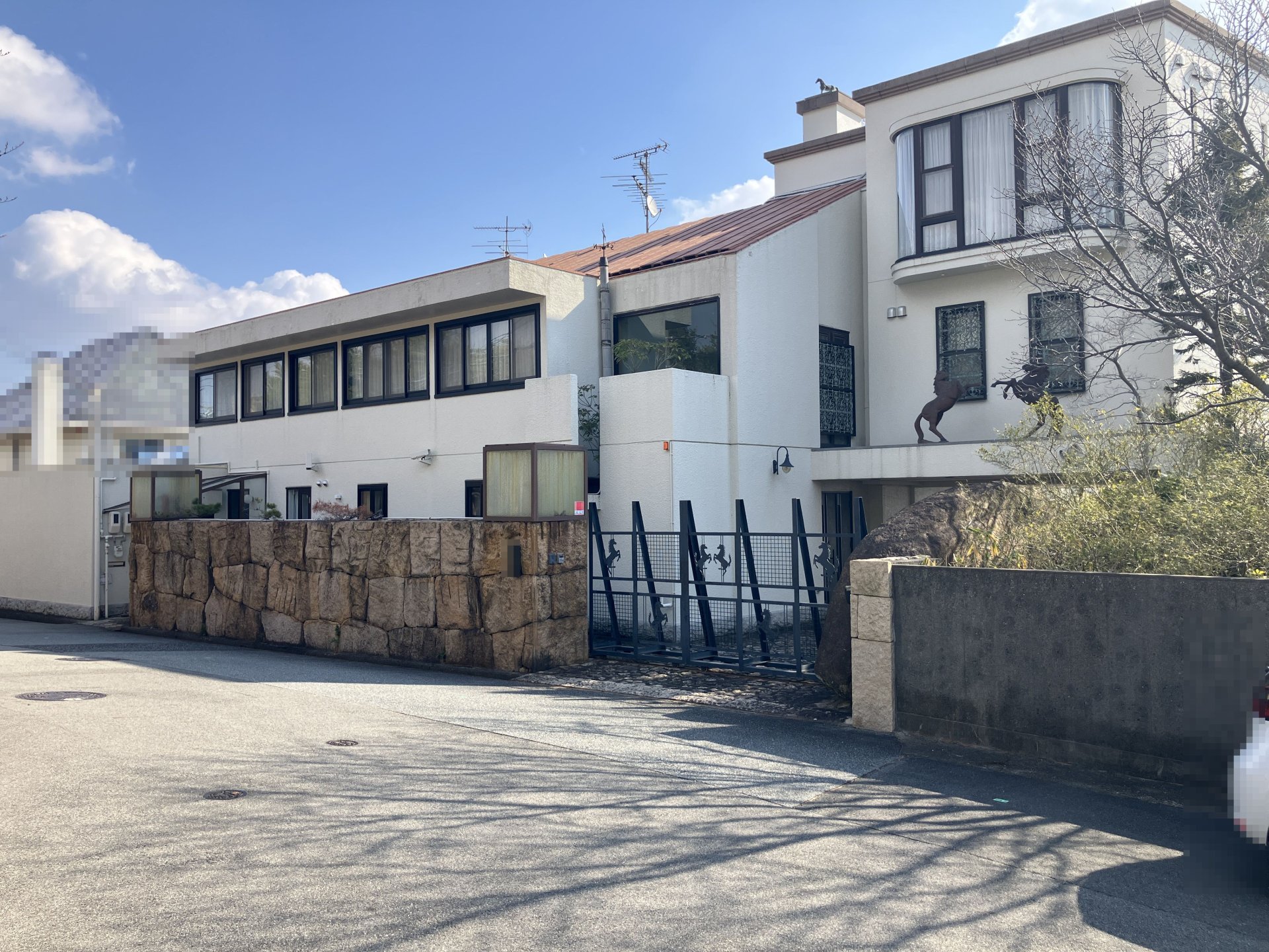 前面道路含む外観