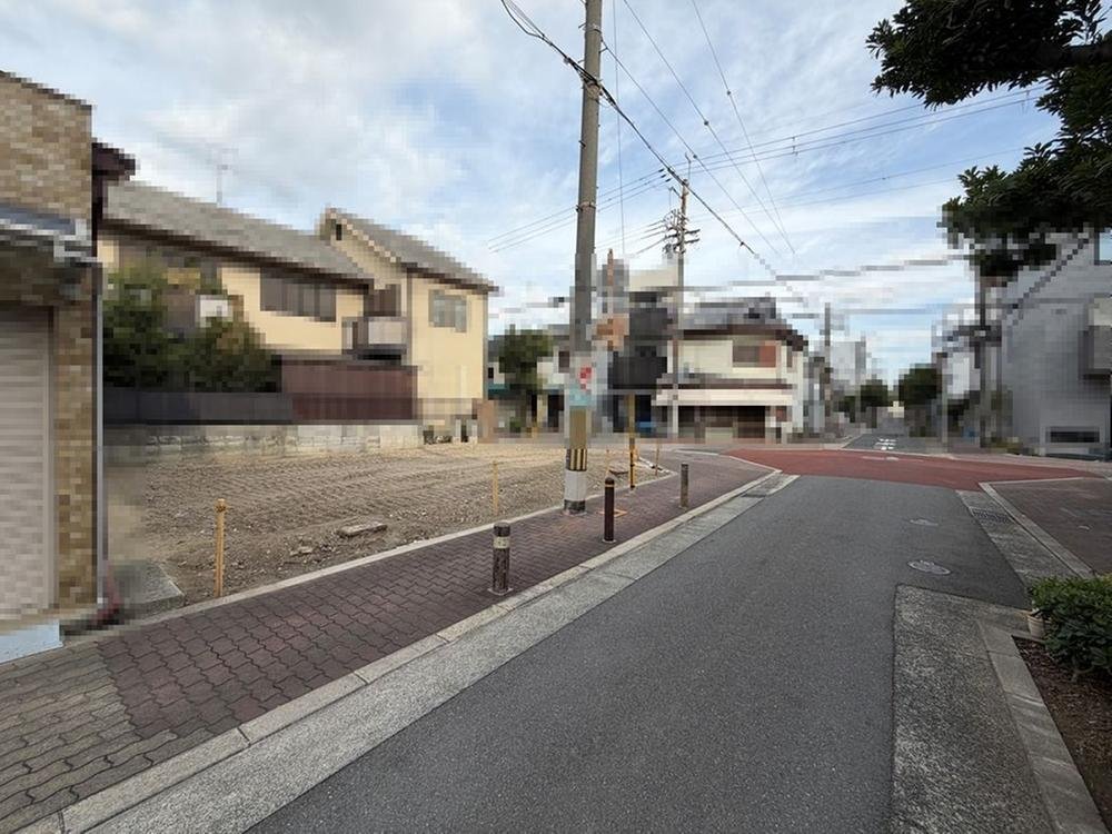 前面道路含む外観