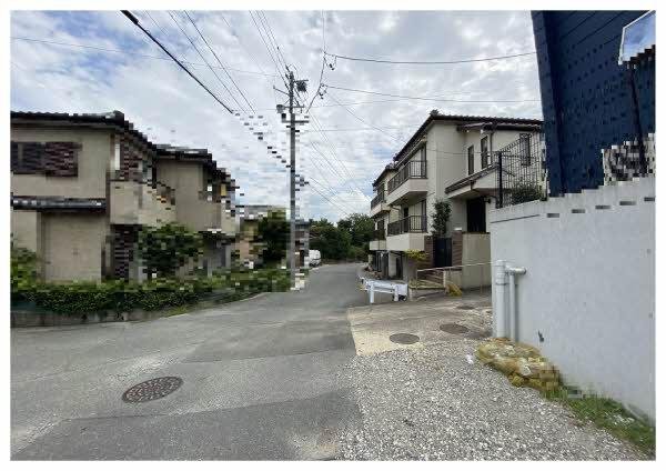 前面道路含む外観