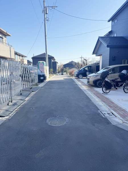 前面道路含む外観