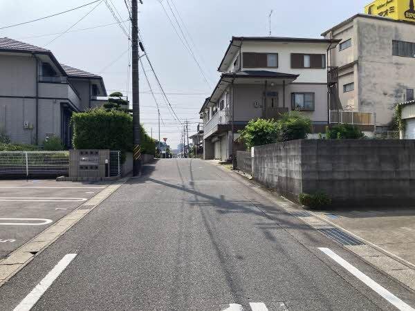 前面道路含む外観