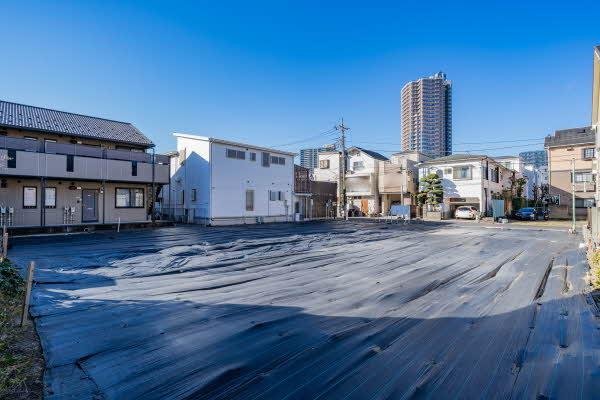 前面道路含む外観